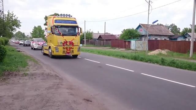 Прикол!Супер свадебный кортеж