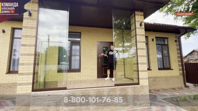 Безрамное остекление веранды в Тихорецке. Раздвижное остекление на веранде в Тихорецке
