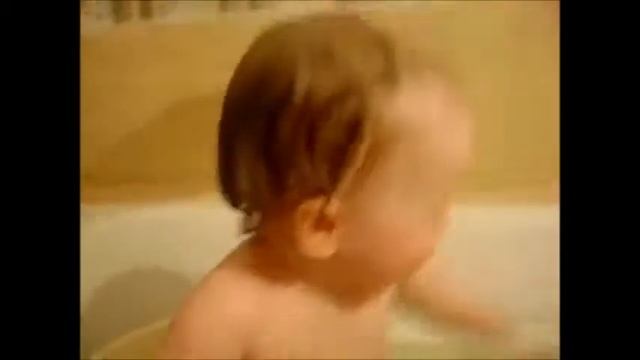 детский смех заставит всех смеяться