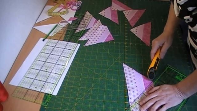 Маленькие хитрости пэчворка 13. Быстрый блок из полос. смотреть онлайн