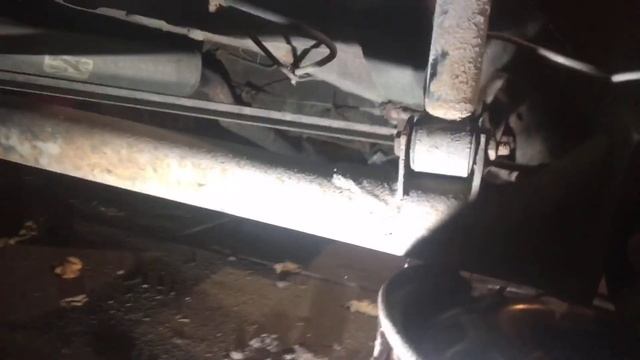 Снятие заднего амортизатора Audi 80b2 1979г смотреть онлайн