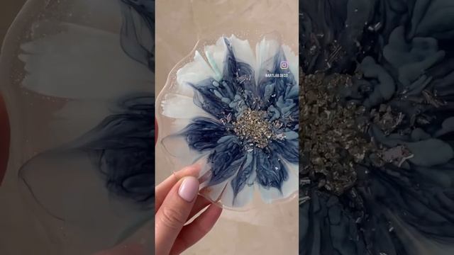 Новый урок в курсе «Виртуоз ResinArt»?? Рисуем цветы эпоксидной смолой смотреть онлайн