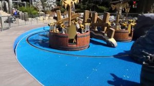 Брызги, визги/Дети купаются в бассейне/Squirt, squeal/Kids swimming in the pool/