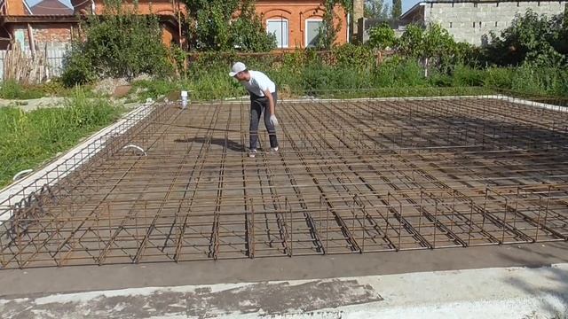 Фундамент своими руками. | Железобетонная монолитная фундаментная плита толщиной 300 мм