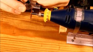 Заточной станок из гравёра. Настольная мини циркулярка из дремеля своими руками.