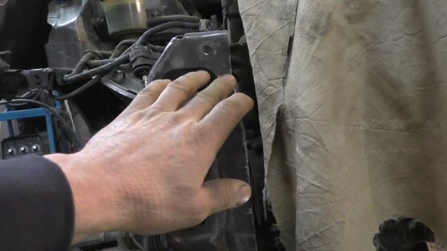 КИА РИО подрихтовал пятки, зашил лонжерон смотреть онлайн