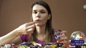 Пробуем вкусняшки: новогодний подарок