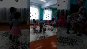 Танец в детском саду. Младшая группа. День матери