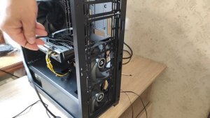 Вентилятор для корпуса Arctic F14 PWM PST