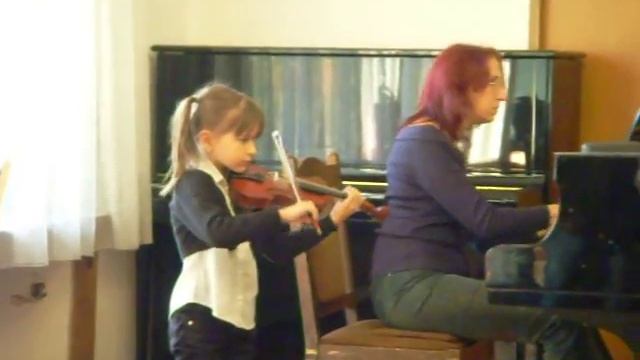 Lora playing Mazurka (Baklanova) on her 1/8 violin смотреть онлайн