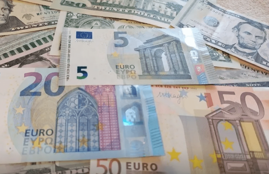Счетная палата предложила отказаться от валют недружественных стран в ФНБ