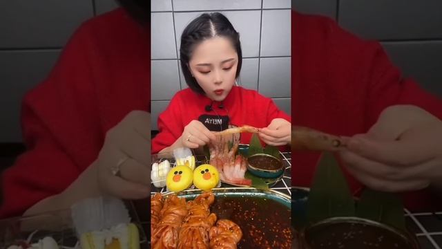 КИТАЙЦЫ ЕДЯТ НА КАМЕРУ /АСМР ЕДА!!! ??? смотреть онлайн