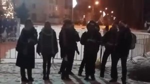 Песня Под Рождество 6 января на площади Молодежь
