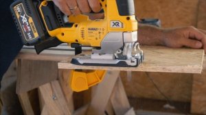 AEG BST18BLX VS DeWALT DCS334 - СРАВНЕНИЕ АККУМУЛЯТОРНЫХ ЛОБЗИКОВ !!