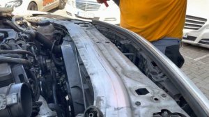 Mercedes W205 Lichtmaschine wechseln / Generator ersetzen C Klasse