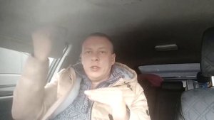 Как отучить собаку подбирать на улице еду способ-2