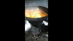 Как на походной печке щепочнице пожарить яичницу на морозе