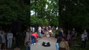 Уличные музыканты Санкт-Петербурга - "Банда лучшие друзья".  Ударник- огонь!??