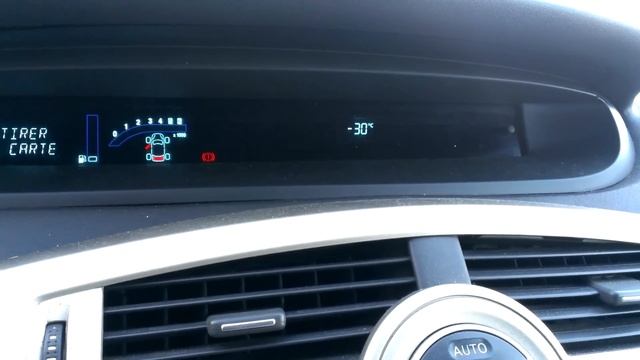 РЕНО СЦЕНИК 2 -30 (Поменял акумик) смотреть онлайн