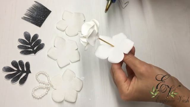 Стильные УКРАШЕНИЯ для девочек | ПРОСТЫЕ ЦВЕТЫ из ФОАМИРАНА | flowers with your own hands