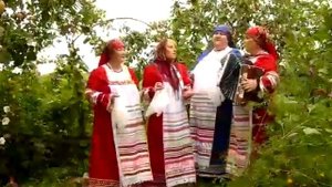 Я по саду гуляла