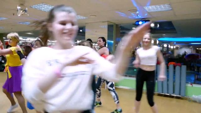 Вечеринка "Стиляги-шоу" в Gold's Fitness ТРК Золотая миля смотреть онлайн