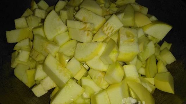 Тушеные кабачки с лечо и вареной свеклой