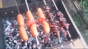 ГОТОВИМ БАКЛАЖАНЫ И СОСИСКИ НА МАНГАЛЕ!
