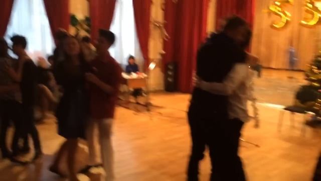 Медляк на дискотеке смотреть онлайн