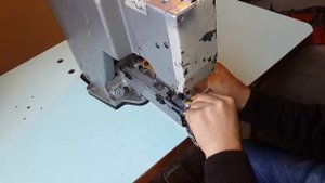 Швейная машина пуговичная 1095 (827) класс, однониточная. Гудзикова .