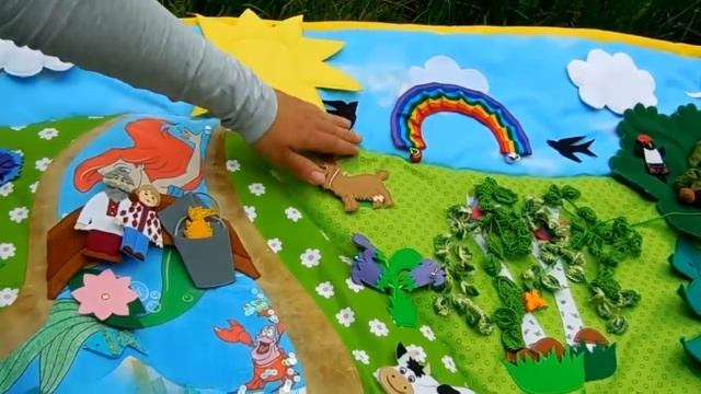 Развивающий коврик "В гостях у бабушки" смотреть онлайн