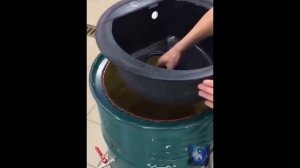 Лайфхак. Умывальник из металлической бочки своими руками. #Shorts.