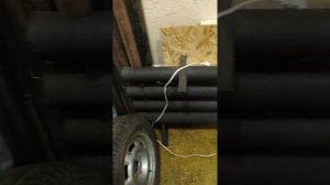 Газовая колонка Нева в гараже установка