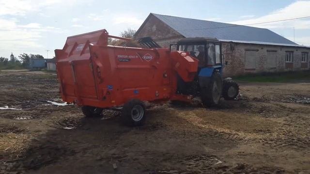 Выдуватель измельчитель соломы Primor4260