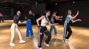 BABYMONSTER - 'BATTER UP' dance practice mirrored