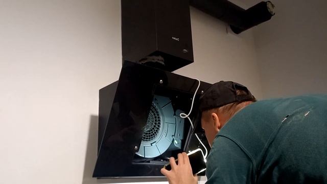 Как повесить вытяжку на кухню смотреть онлайн