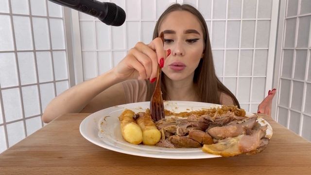 MUKBANG| ЧЕШСКАЯ ЕДА? ЗАПЕЧЕННАЯ УТКА КНЕДЛИКИ?БОЛТАЕМ ОБО ВСЕМ?? смотреть онлайн