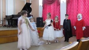 Сценка "Капризная принцесса". Родительское собрание.