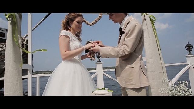 Джек Воробей регистрирует Молодых на правах КапитАна смотреть онлайн