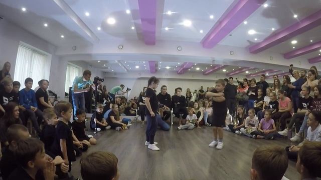 Аня Кузовлева vs Матвей Ершов | HIP-HOP KIDS | 1/4 | БУДЬ СОБОЙ БАТТЛ 2