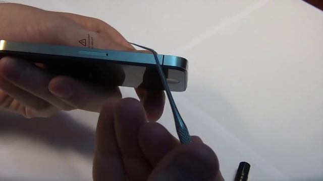 Видео 3. Как достать симку из iPhone 4 смотреть онлайн