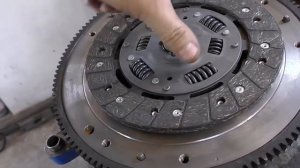 Часть 2. Залёгшие поршневые кольца. Нет компрессии на одном цилиндре. Небольшой расход масла.