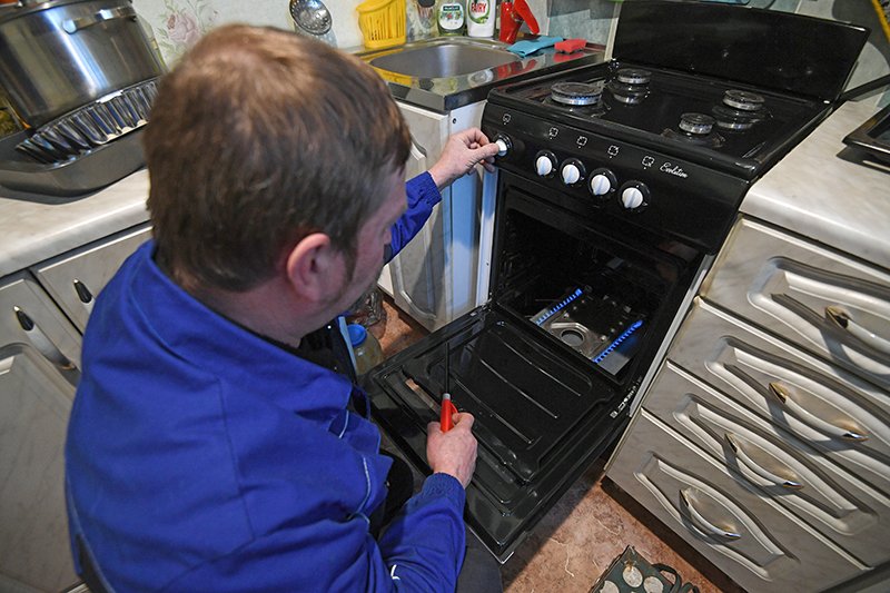 Более 100 тысяч газовых плит проверили в Москве с начала года / Город новостей на ТВЦ