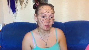 Делаем веснушки хной.