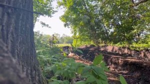 Кадры боевой работы мобильного противотанкового резерва Ивановских десантников на мотовездеходах.