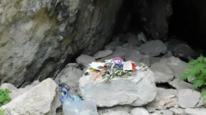 Кормим духов / Водопад Че Чкыш Горный Алтай