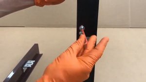 IBFM Art 754 E Скрытый 3D шарнир с открытой крепежной пластиной спрятанной внутри двери.