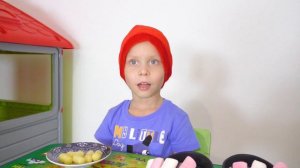 Дамик играет в Продавца сладкой обуви