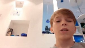 Неудачное сальто с дивана (реально больно)