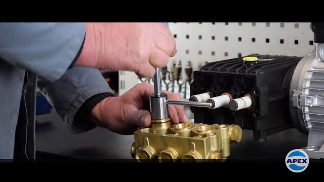 Mentenanta pompa presiune INTERPUMP model WS151 seria 44 смотреть онлайн